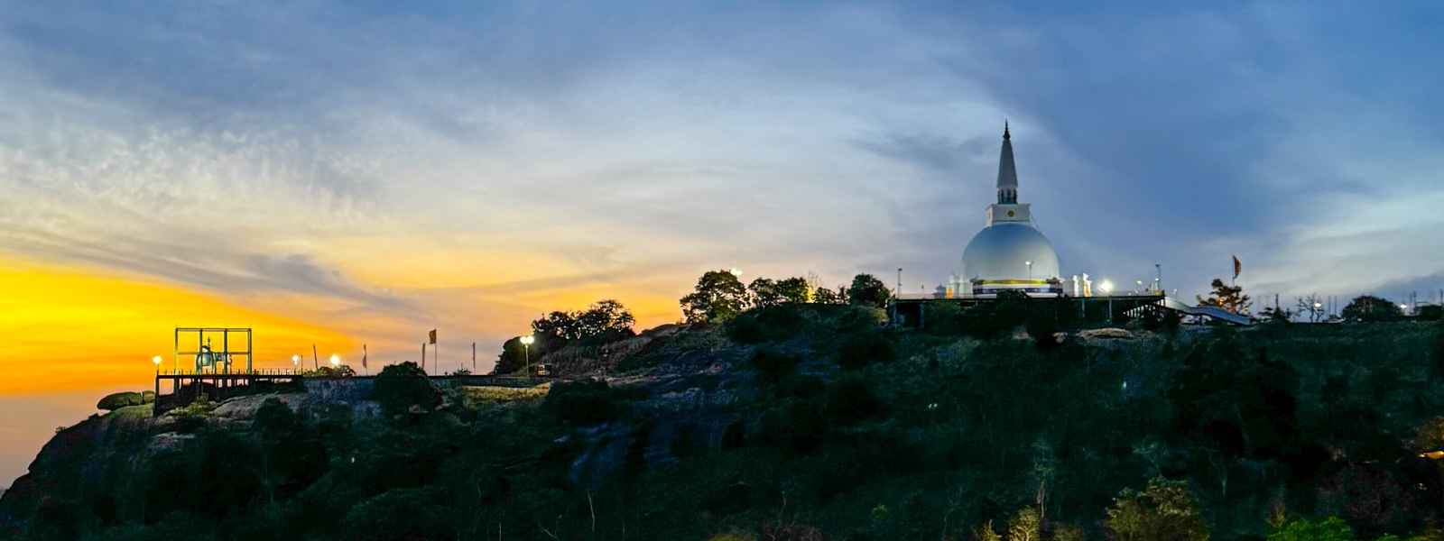 සිරසානමාමි පොසොන් කලාපය ඓතිහාසික කූරගලදි...